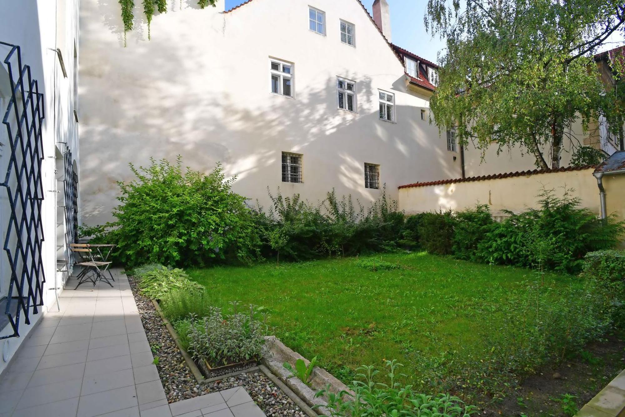 Romantic Apartment Under The Prague Castle Eksteriør billede